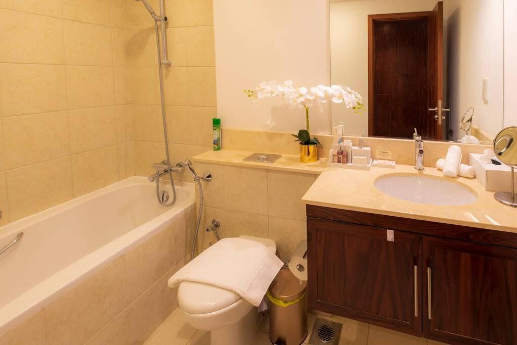 First Class 2Br With Full Burj Khalifa And Fountain View Dubai Bagian luar foto
