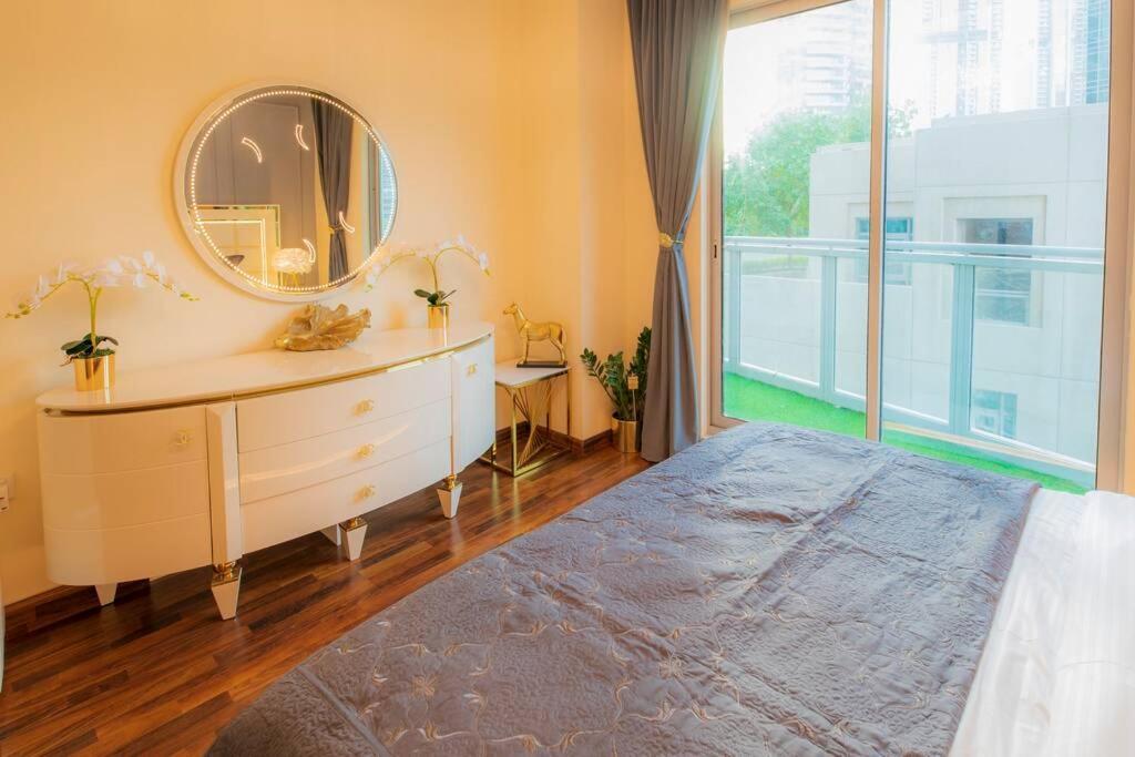 First Class 2Br With Full Burj Khalifa And Fountain View Dubai Bagian luar foto