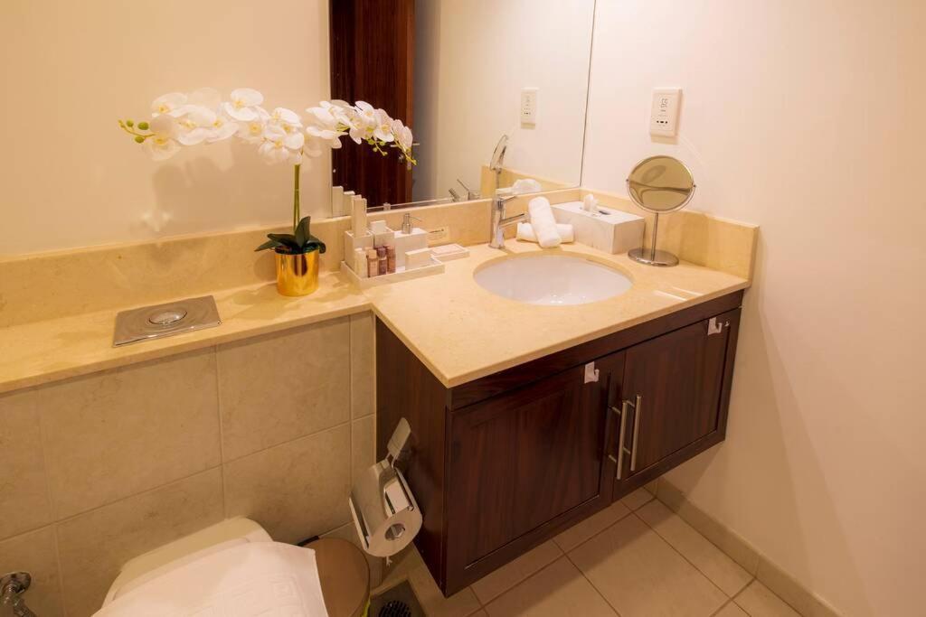 First Class 2Br With Full Burj Khalifa And Fountain View Dubai Bagian luar foto