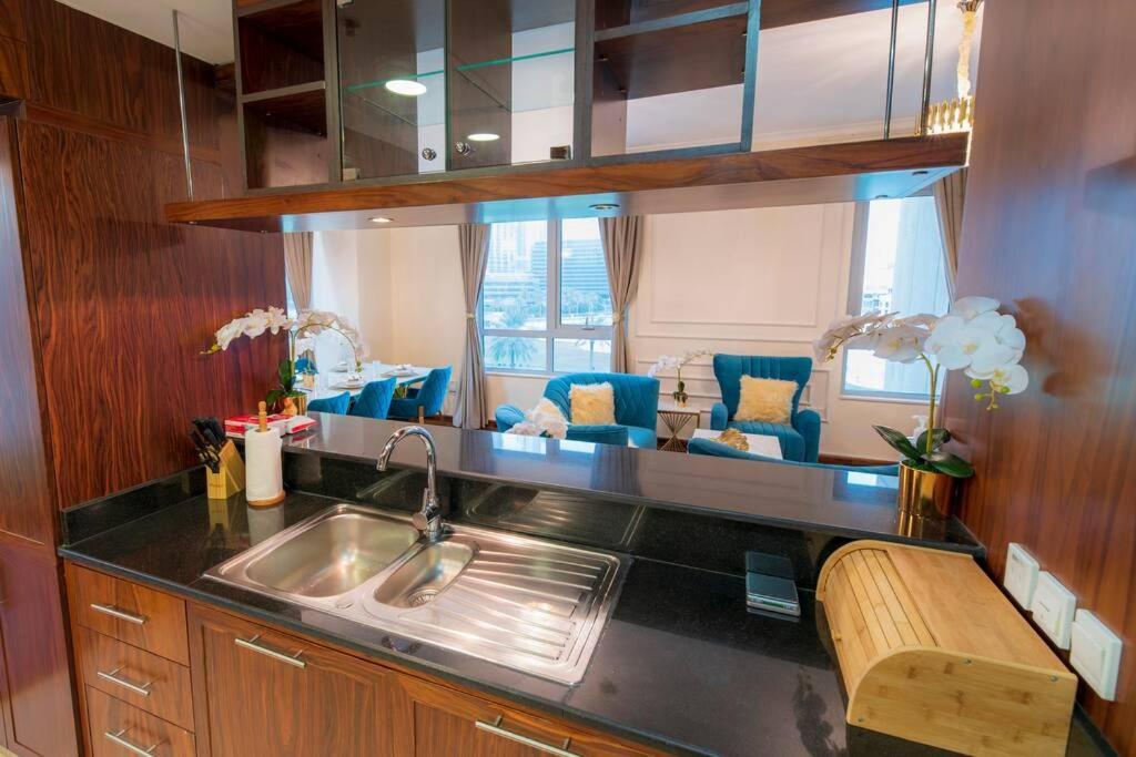 First Class 2Br With Full Burj Khalifa And Fountain View Dubai Bagian luar foto